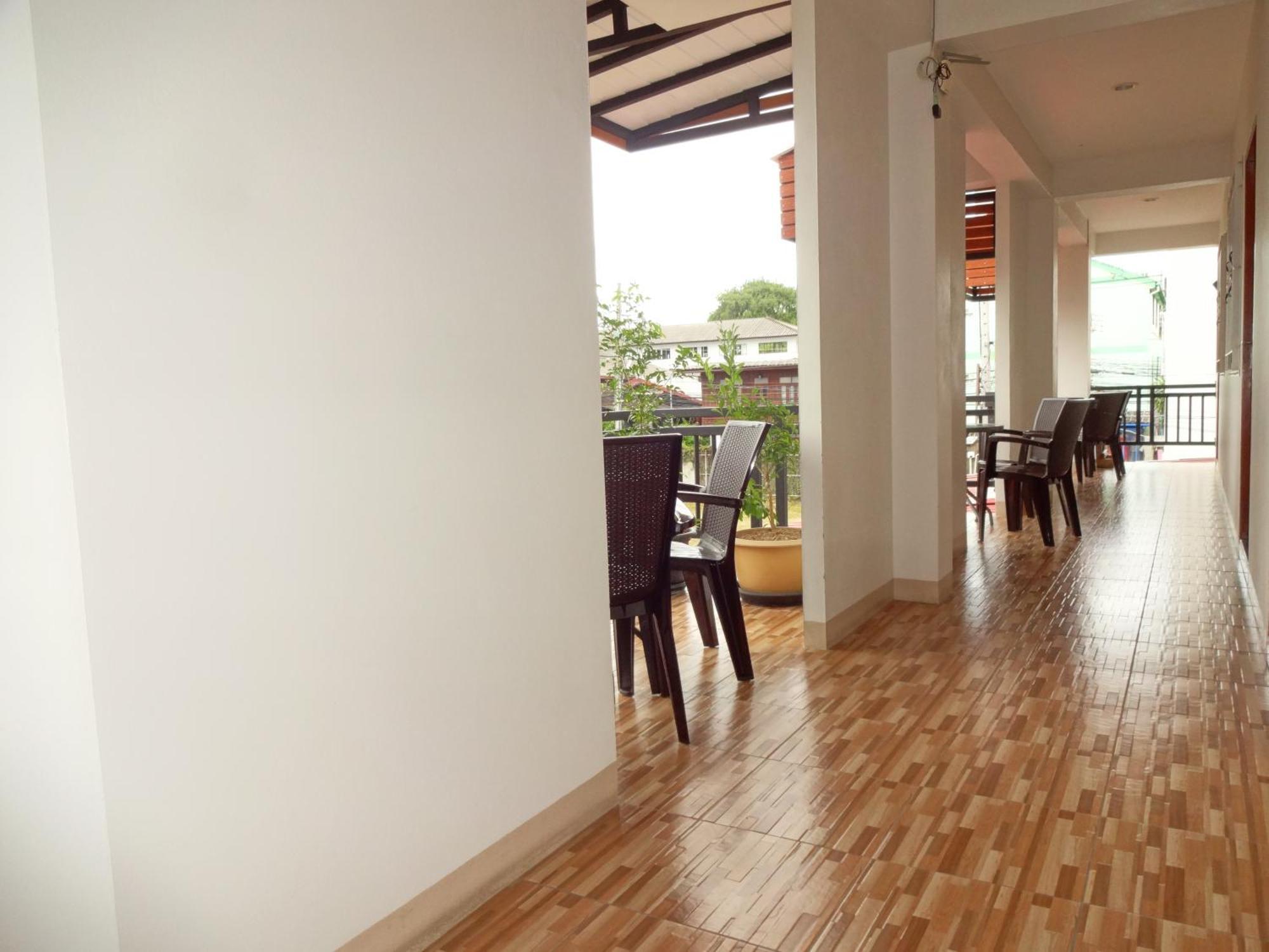 Rena House Chiang Mai Hotel Bagian luar foto