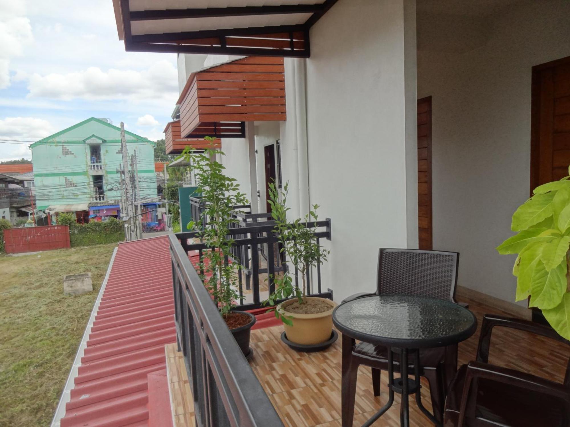 Rena House Chiang Mai Hotel Bagian luar foto