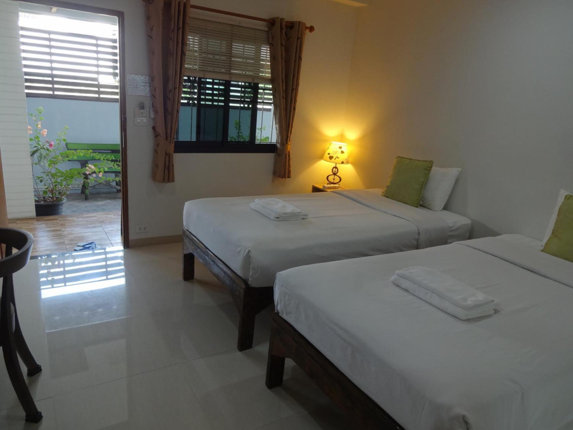 Rena House Chiang Mai Hotel Bagian luar foto