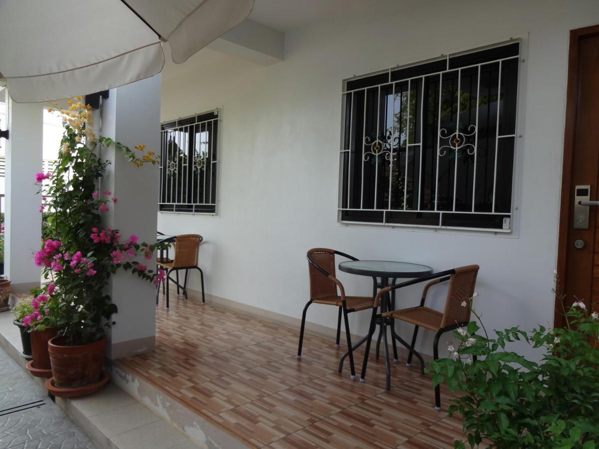 Rena House Chiang Mai Hotel Bagian luar foto